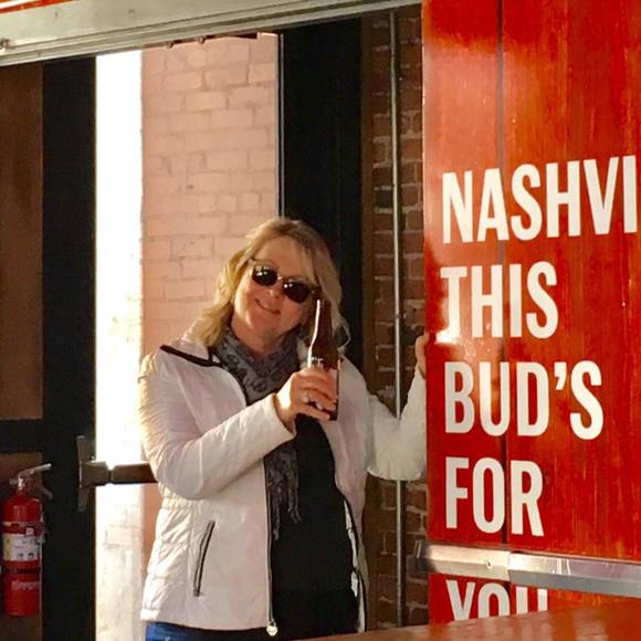 Meet your Posher, Lisa - Picture 1 of 1